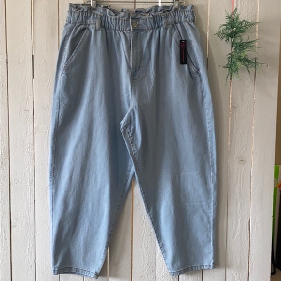 Juniors' Jeans - Picture 1 of 10